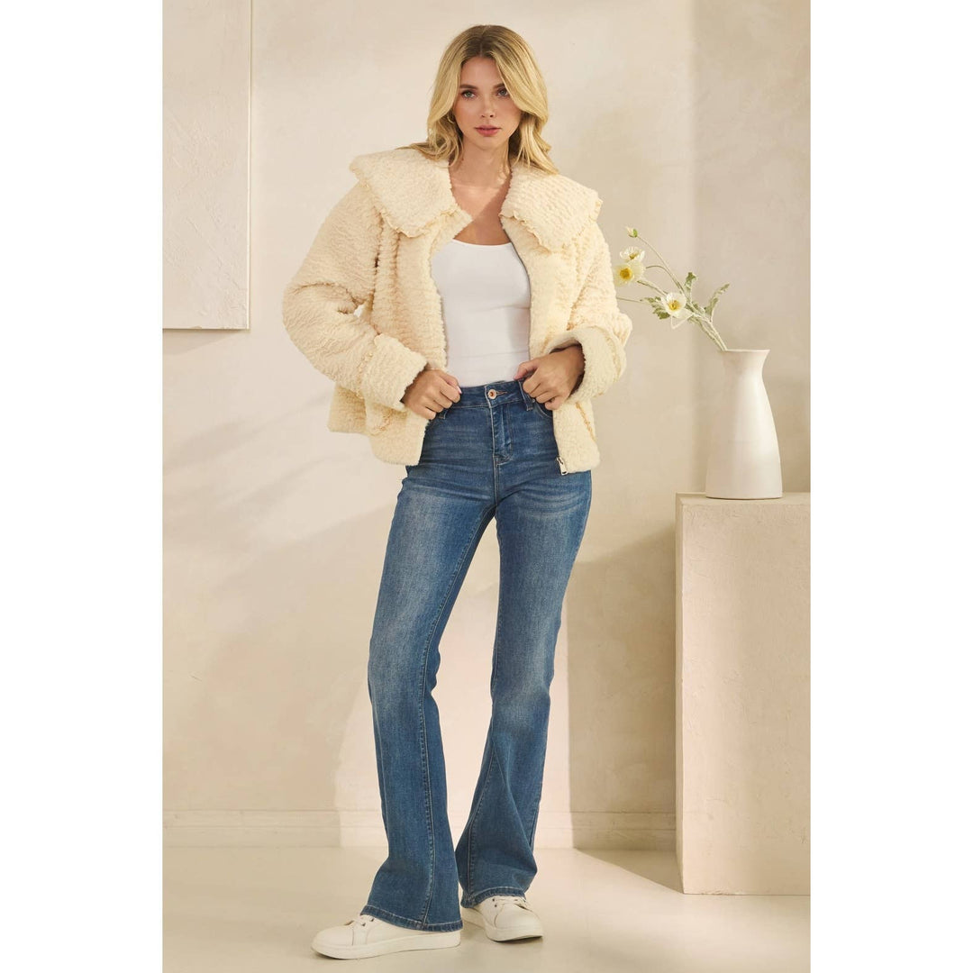 Texture Sherpa Peterpan Collar Short Jacket