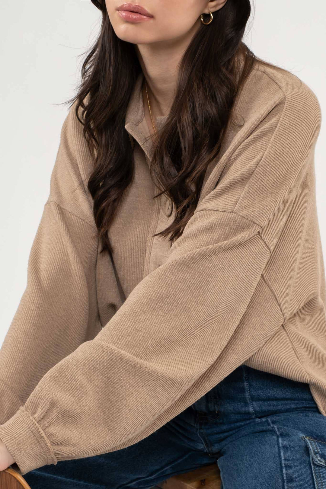 COLLARED RAW EDGE KNIT TOP