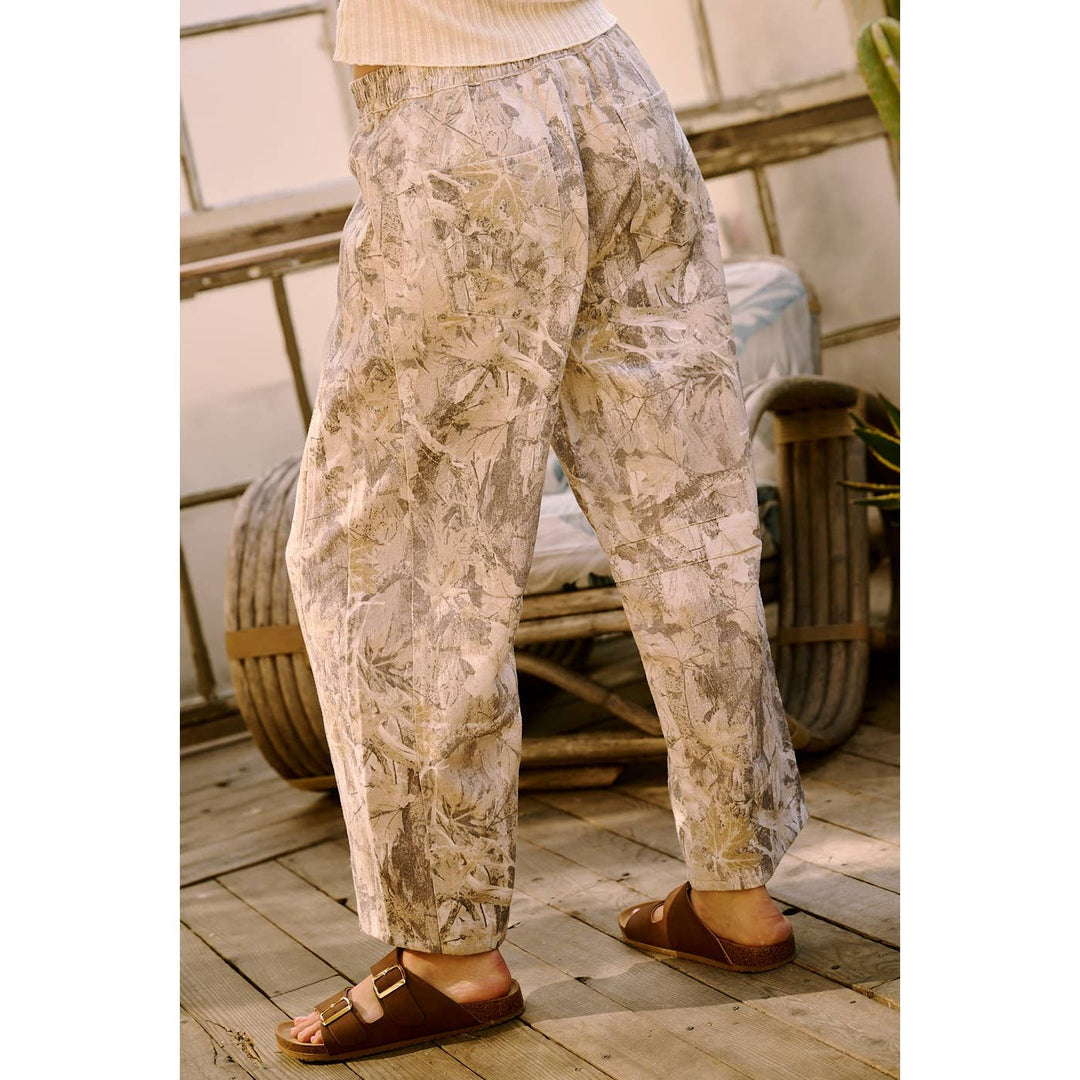 TREE CAMO PRINT ELASTIC WAIST BARREL LEG PANTS