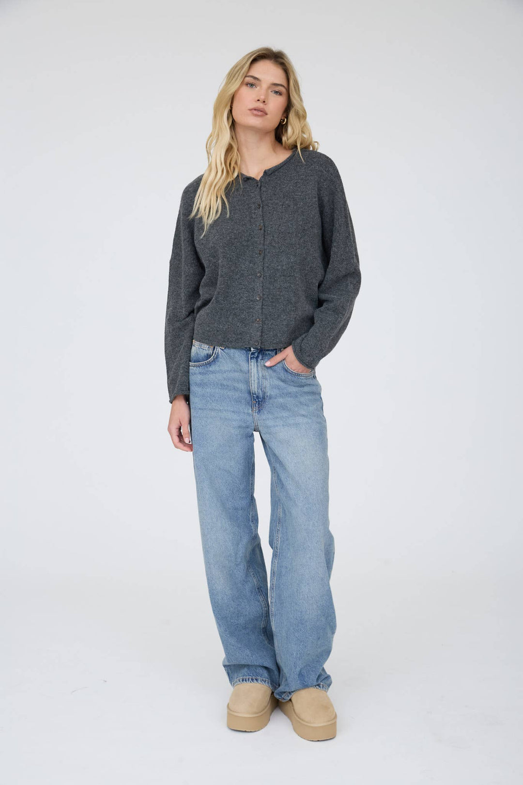 LIGHTWEIGHT BUTTON DOWN KNIT CARDIGAN
