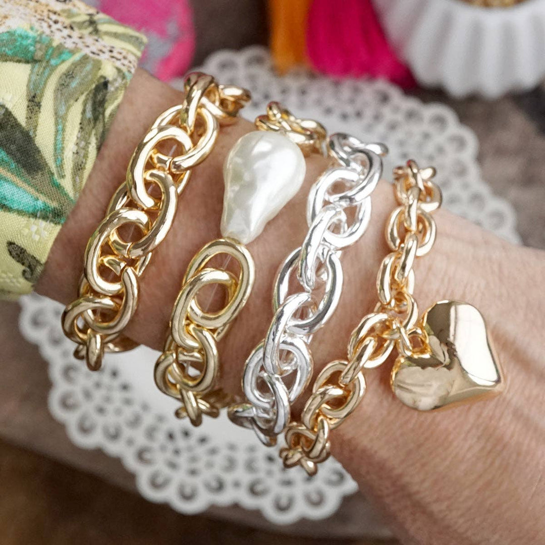 Modern Muse – Chunky Stretch Bracelet with Sculpted Pearl Bead