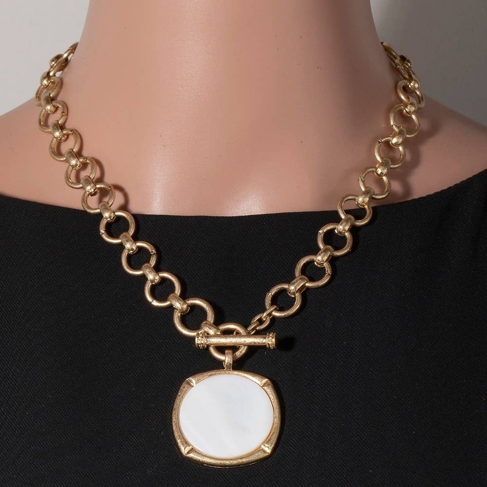 Rounded Mother Of Pearl Disc Pendant Necklace  Set