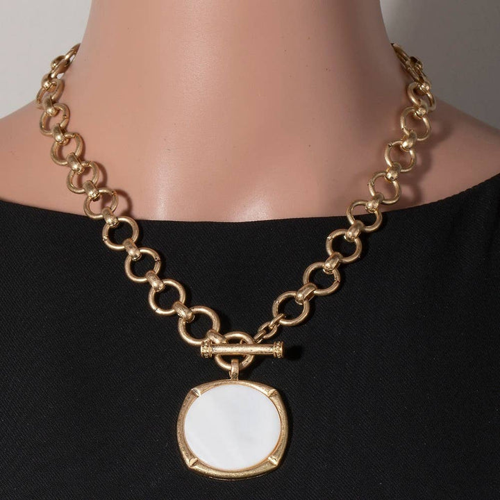 Rounded Mother Of Pearl Disc Pendant Necklace  Set