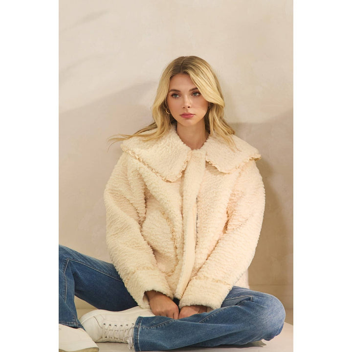 Texture Sherpa Peterpan Collar Short Jacket