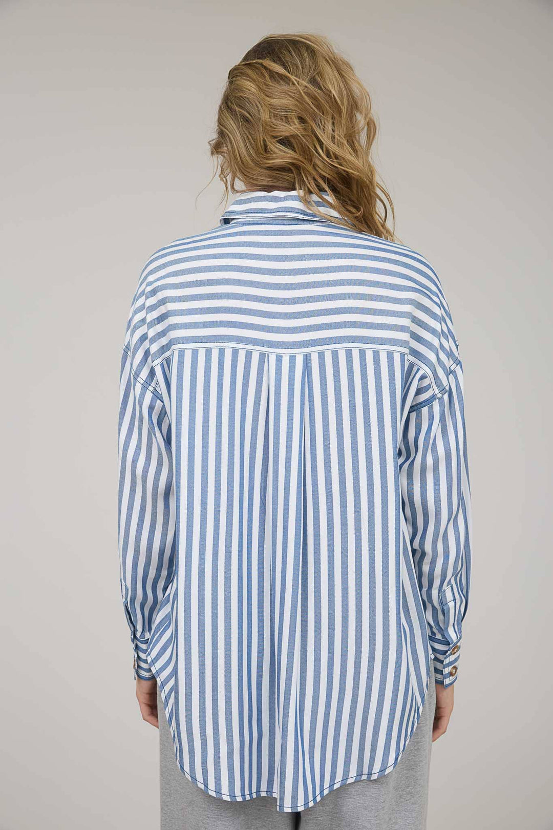 STRIPE COLLARED BUTTON DOWN LONG SLEEVE SHIRT