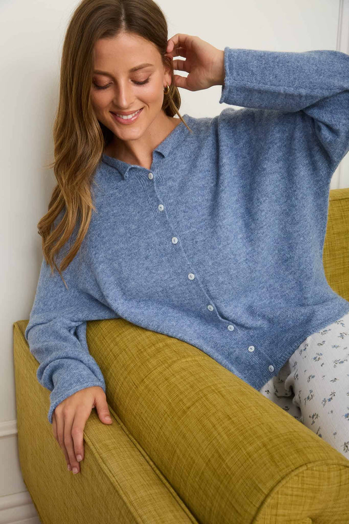 LIGHTWEIGHT BUTTON DOWN KNIT CARDIGAN
