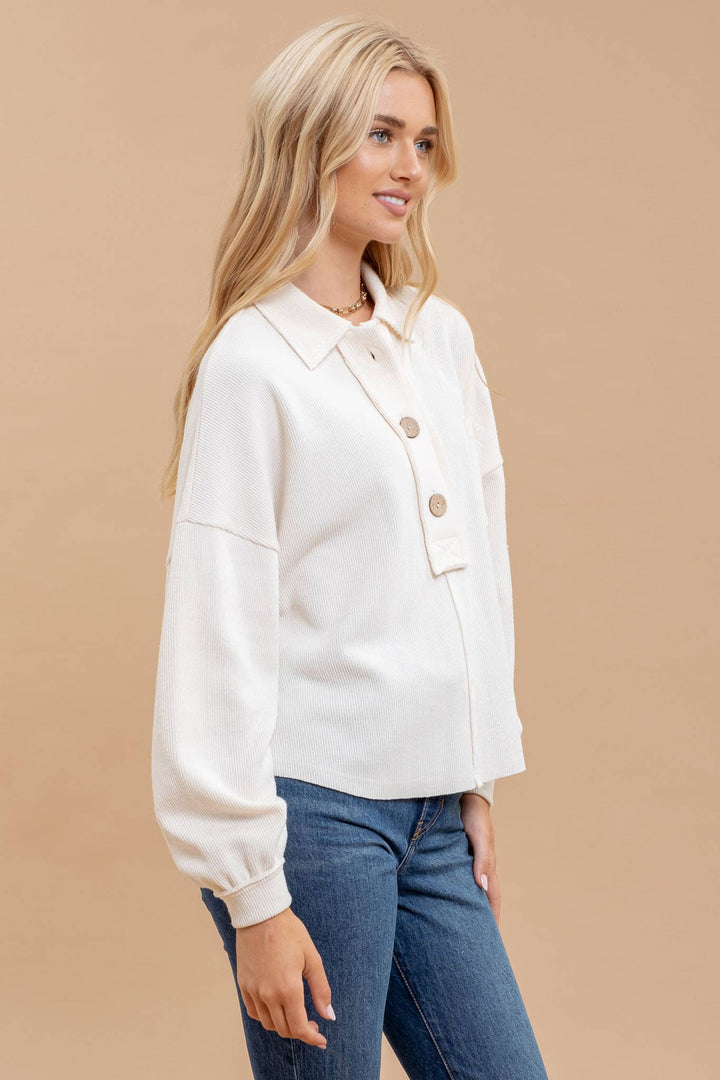 COLLARED RAW EDGE KNIT TOP