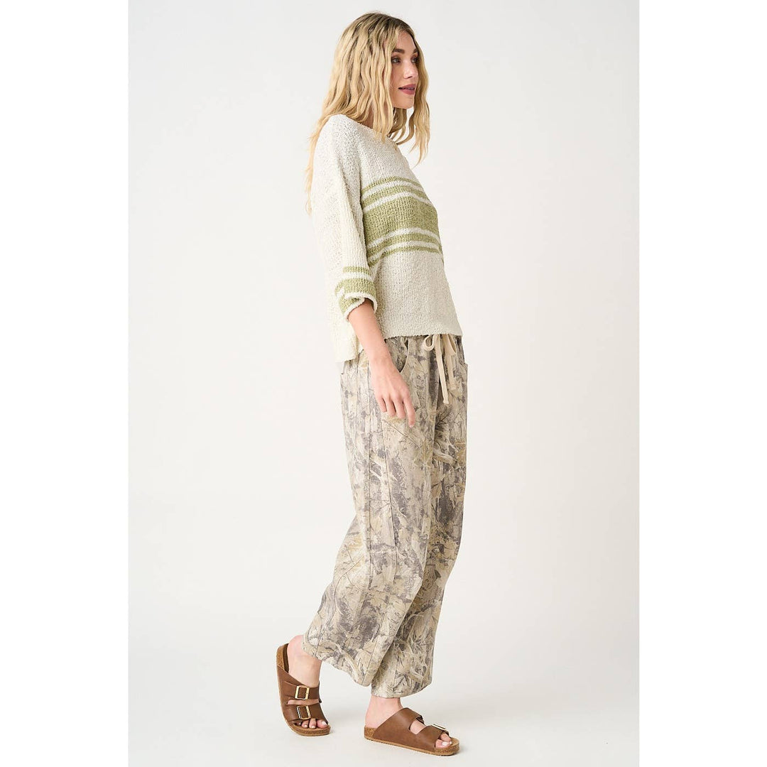TREE CAMO PRINT ELASTIC WAIST BARREL LEG PANTS
