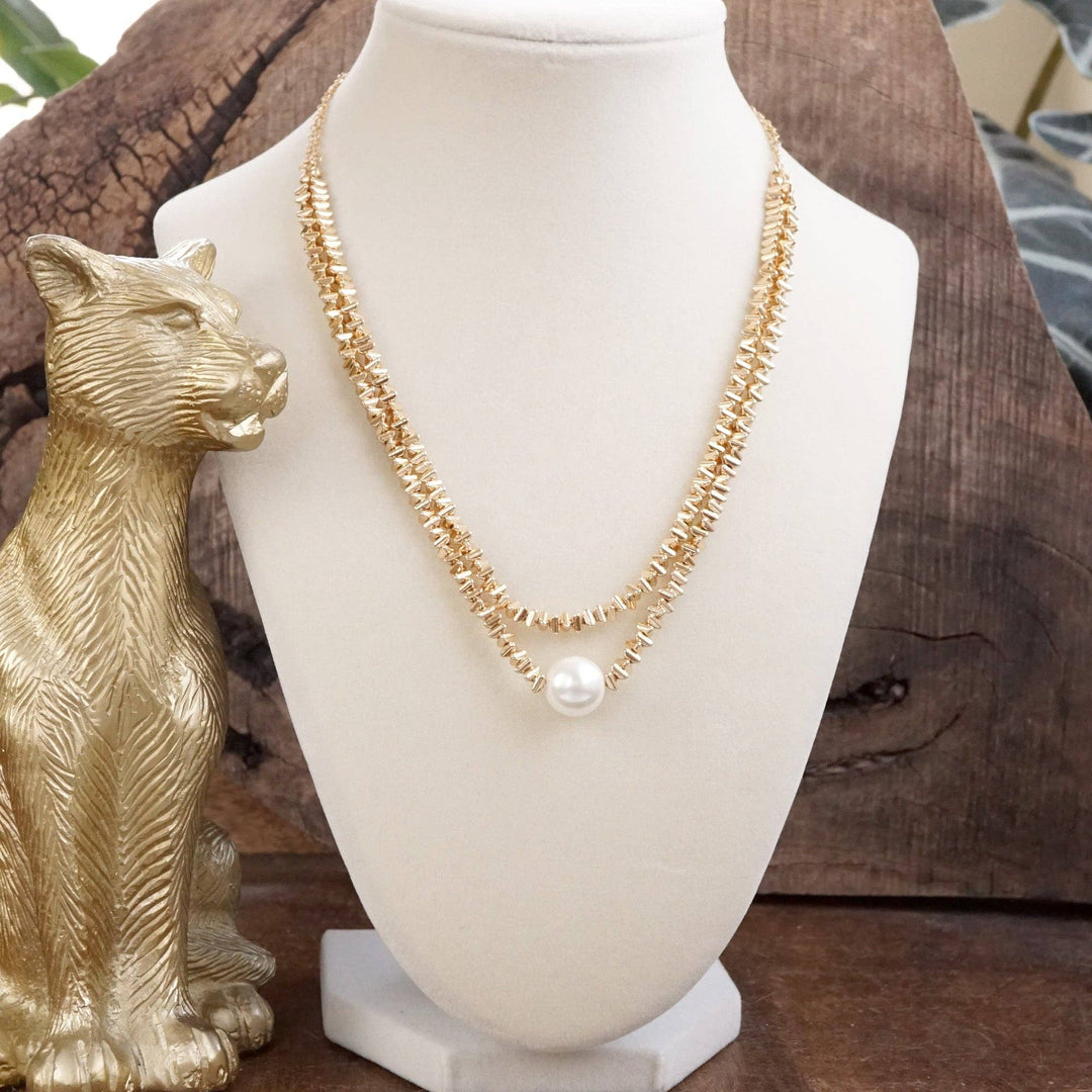 Golden Grace – Double Layer Necklace with Pearl and 3D Beads