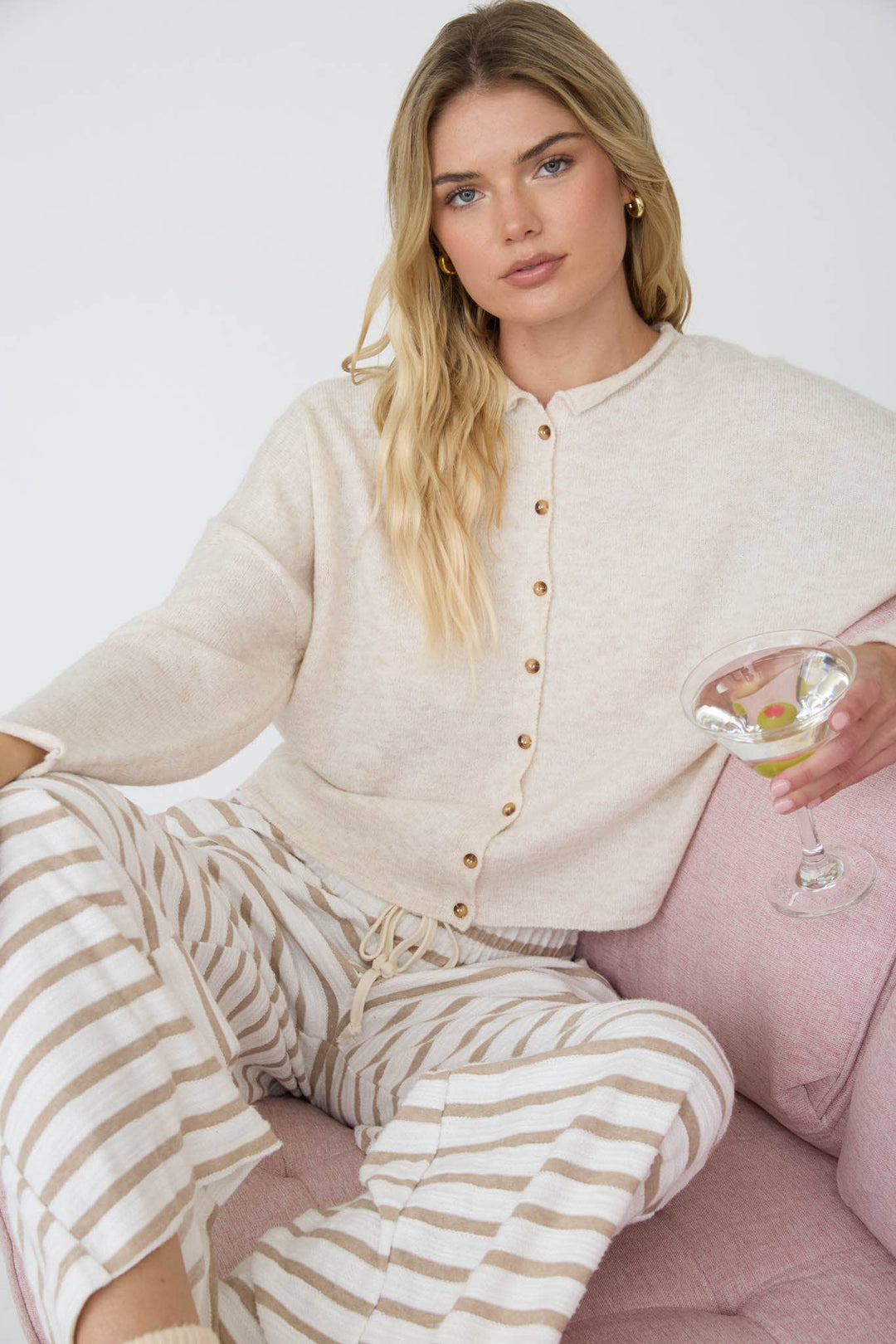 LIGHTWEIGHT BUTTON DOWN KNIT CARDIGAN