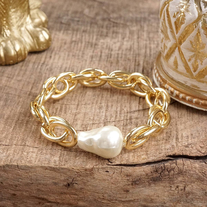 Modern Muse – Chunky Stretch Bracelet with Sculpted Pearl Bead