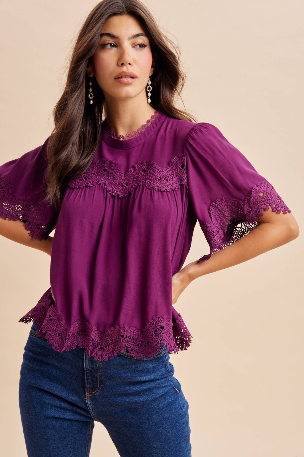 BLACK LACE TRIM TOP