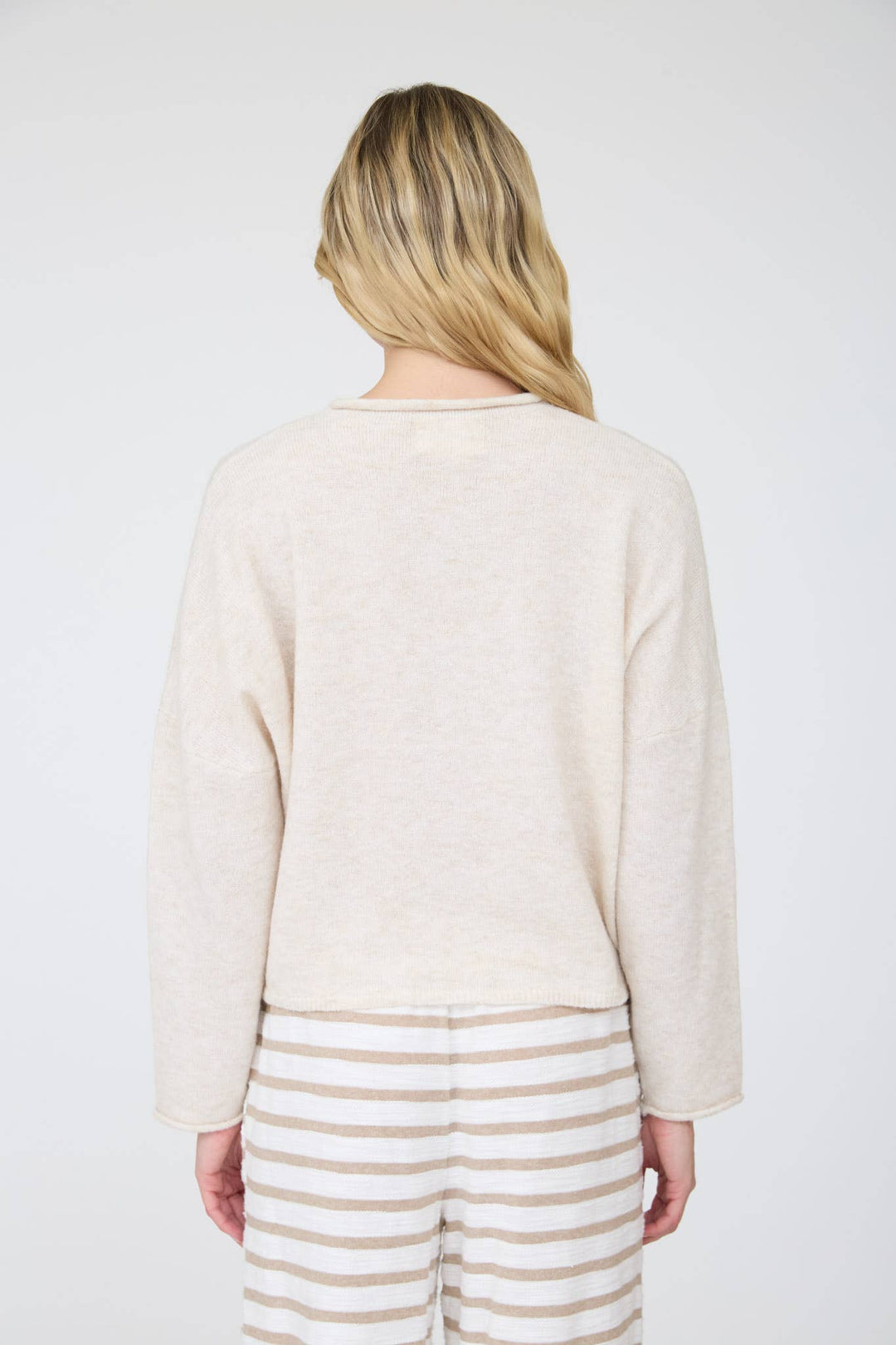LIGHTWEIGHT BUTTON DOWN KNIT CARDIGAN