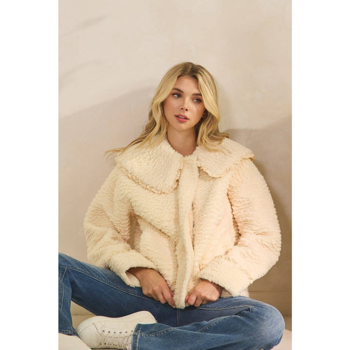 Texture Sherpa Peterpan Collar Short Jacket