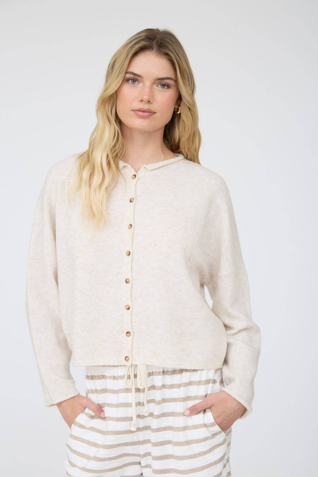 LIGHTWEIGHT BUTTON DOWN KNIT CARDIGAN