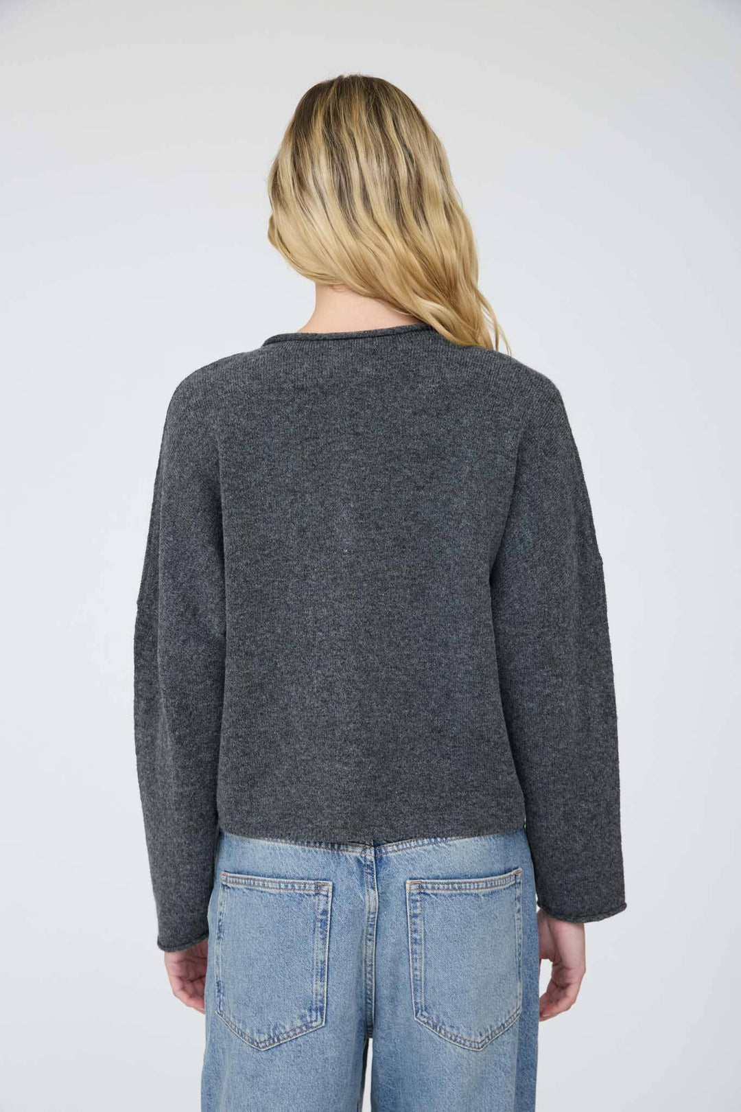 LIGHTWEIGHT BUTTON DOWN KNIT CARDIGAN