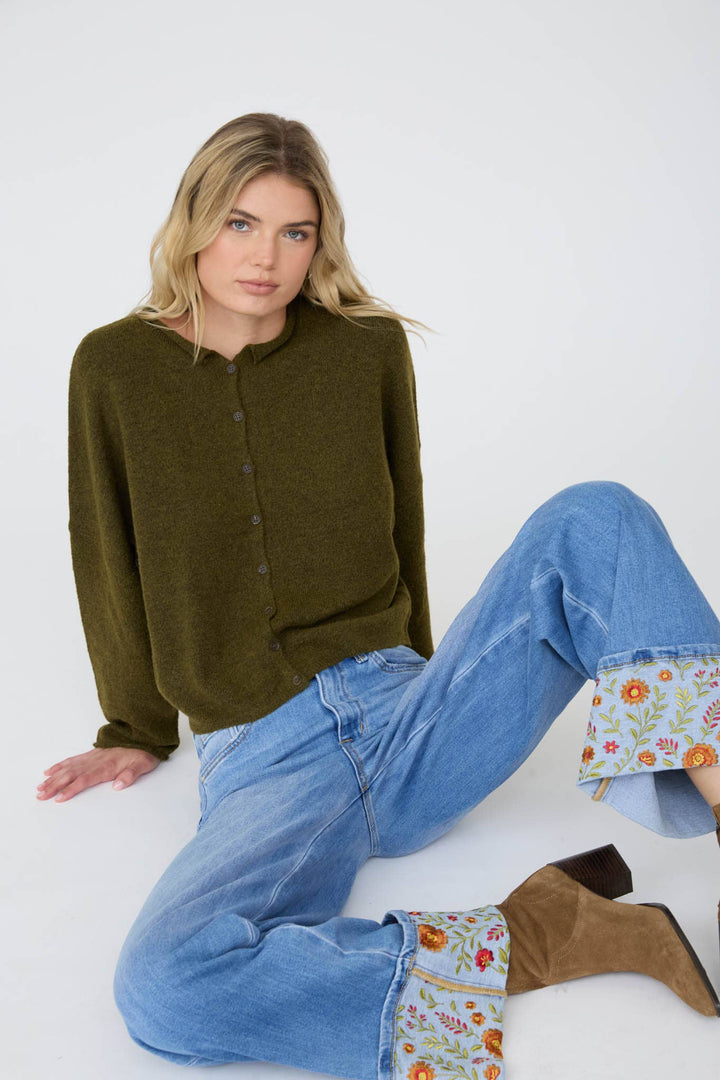 LIGHTWEIGHT BUTTON DOWN KNIT CARDIGAN